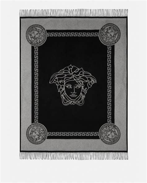 manta versace imitación